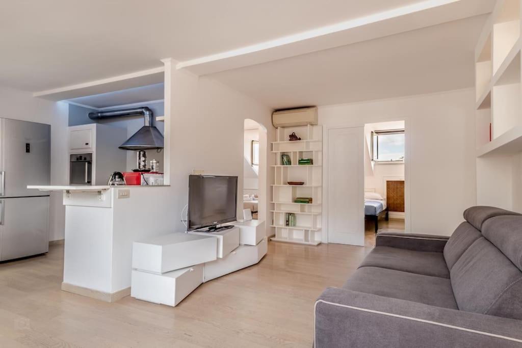 Rooftop Ponte Milvio Apartment